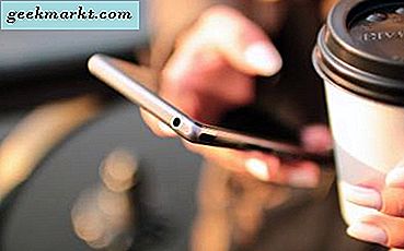 Så här lägger du till en signatur i textmeddelanden i Android