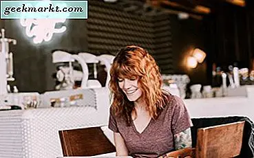 Så här skiljer du för- och efternamn i Google-ark